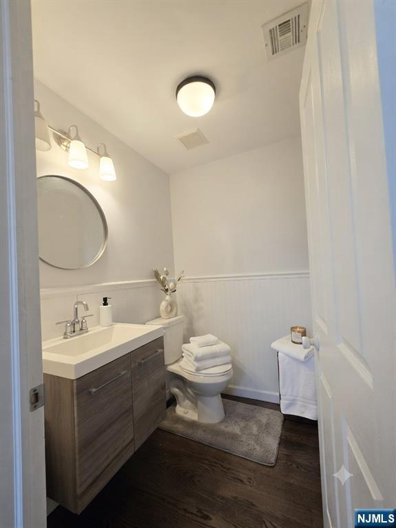 105 W 8th Street Property Photo 11