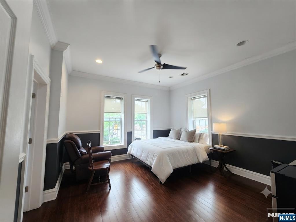105 W 8th Street Property Photo 18