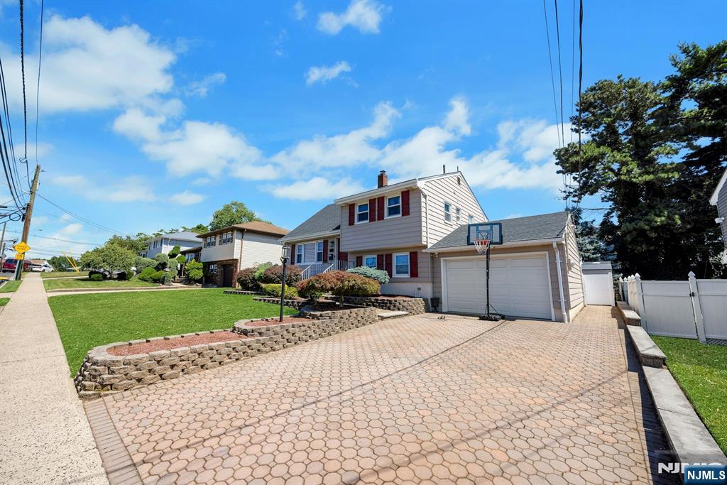 234 Hillside Avenue Property Photo 4
