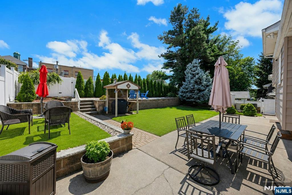 234 Hillside Avenue Property Photo 6