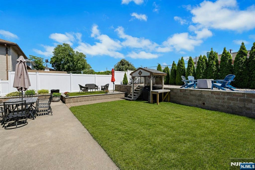 234 Hillside Avenue Property Photo 8