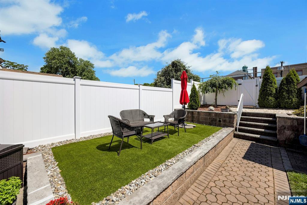 234 Hillside Avenue Property Photo 9