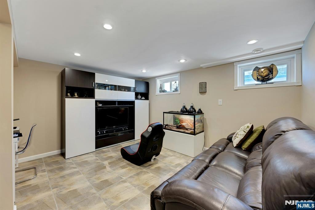 234 Hillside Avenue Property Photo 25