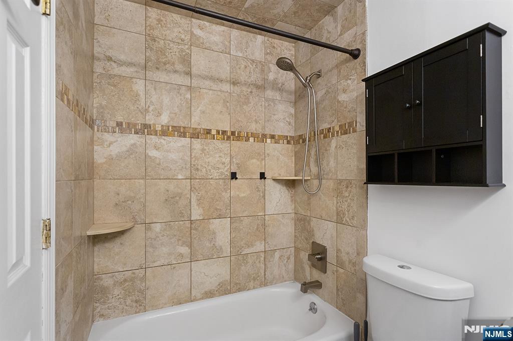 25 River Road B11 Property Photo 17