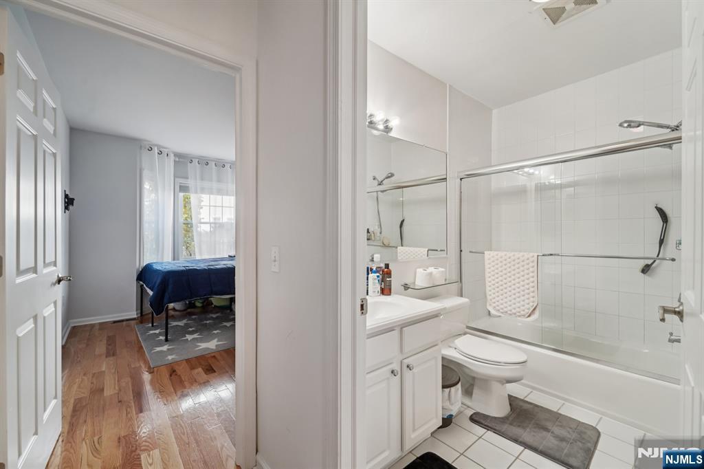 129 The Promenade Property Photo 8