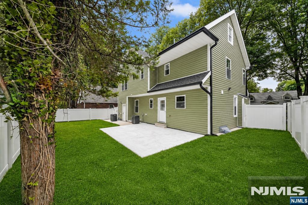 1676 Irene Court Property Photo 29