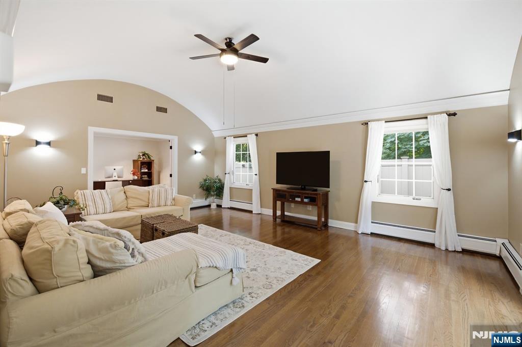 23 Trinity Place Property Photo 13