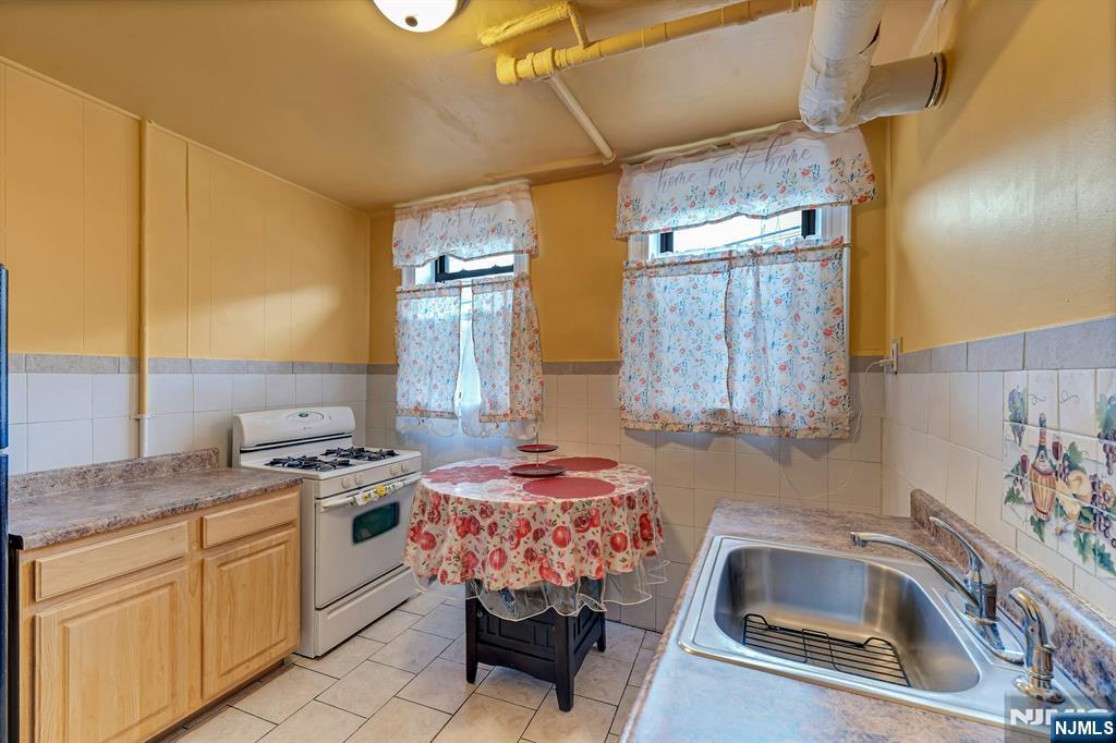 6114 Highland Place 1h Property Photo 6