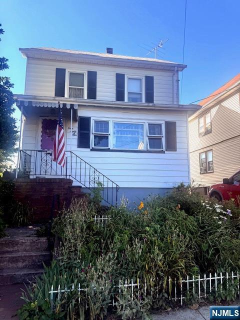 166 E 3rd Street Property Photo 1