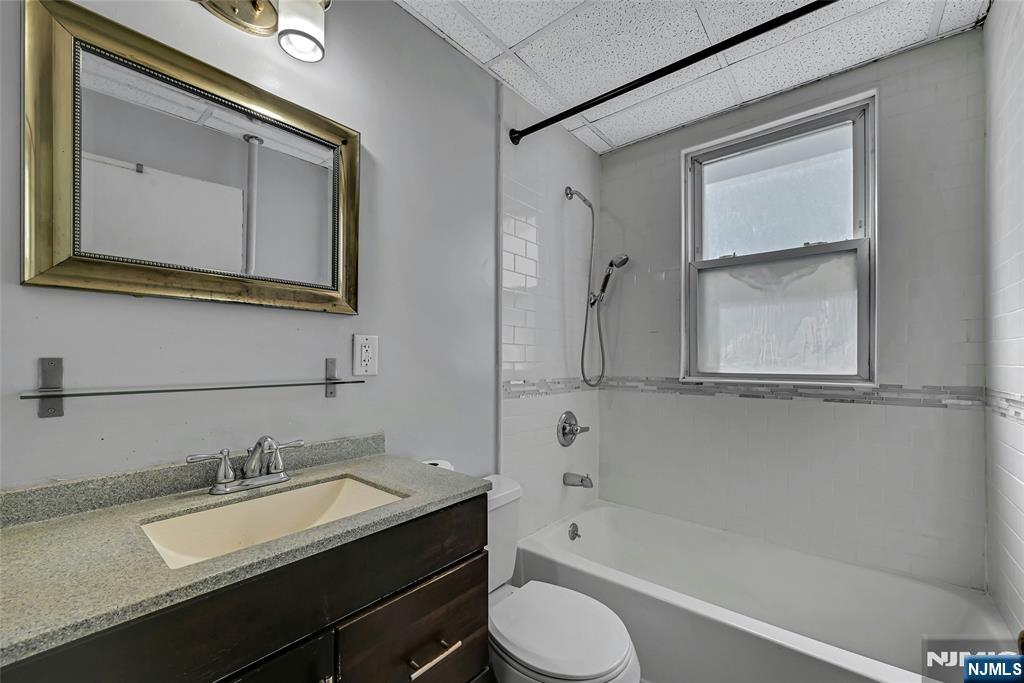 349 Undercliff Avenue Property Photo 6