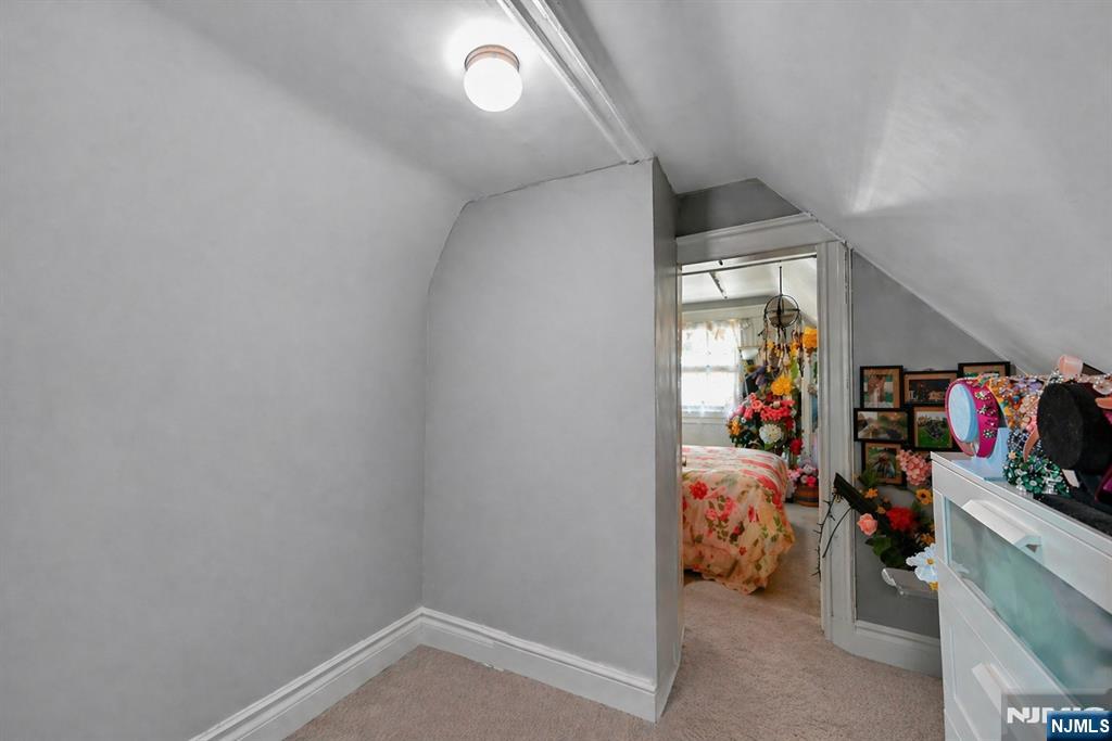 349 Undercliff Avenue Property Photo 12