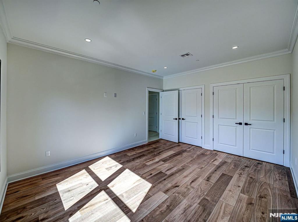 208 Nwk Pompton Turnpike 201 Property Photo 7