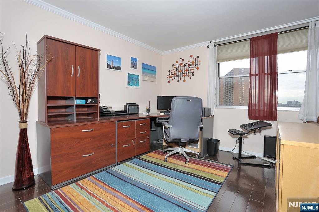 6040 Boulevard 8h Property Photo 7