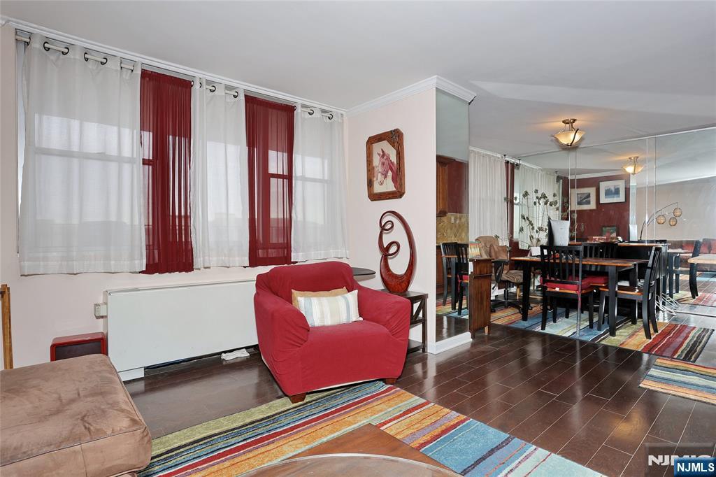 6040 Boulevard 8h Property Photo 10