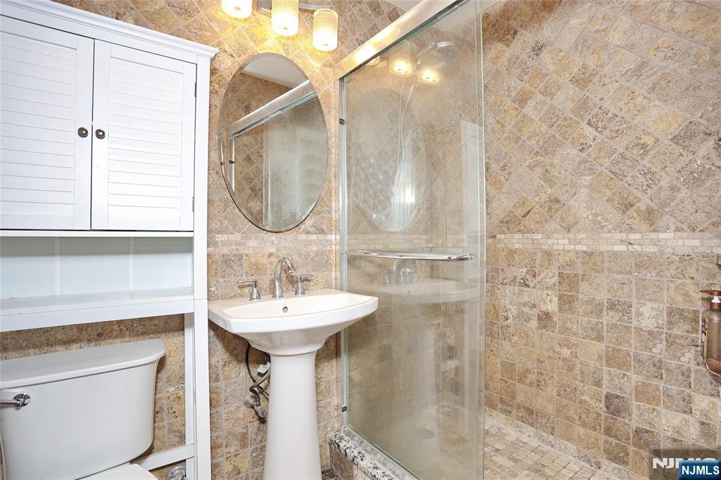 6040 Boulevard 8h Property Photo 21