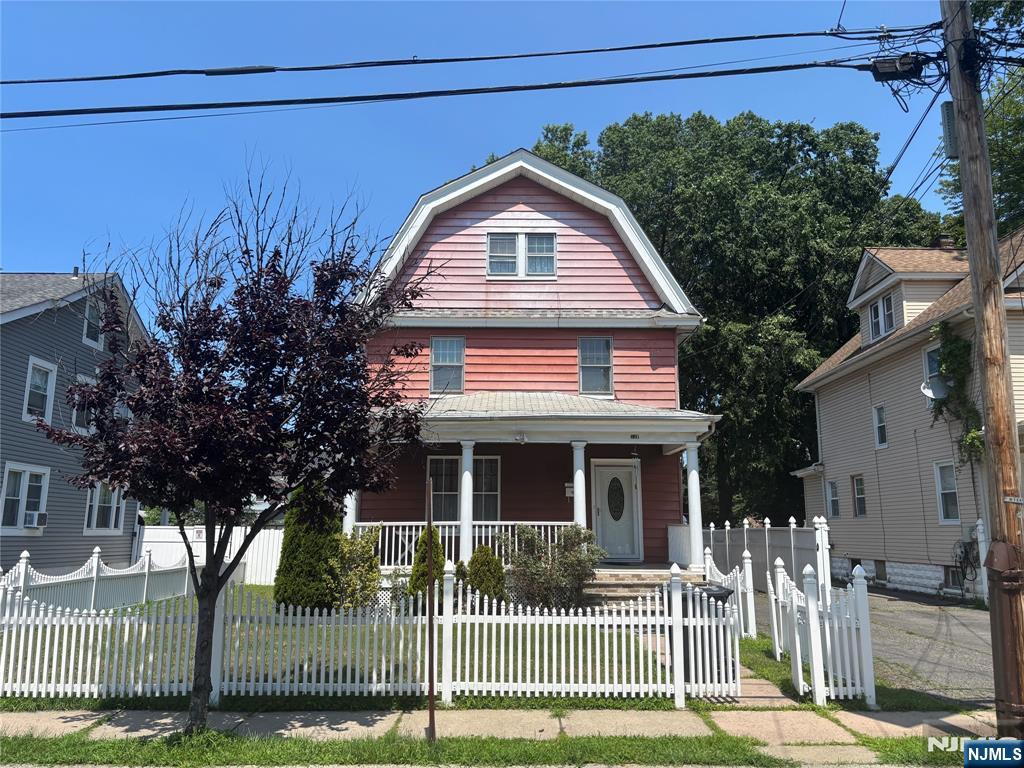 137 Morse Place Property Photo 1