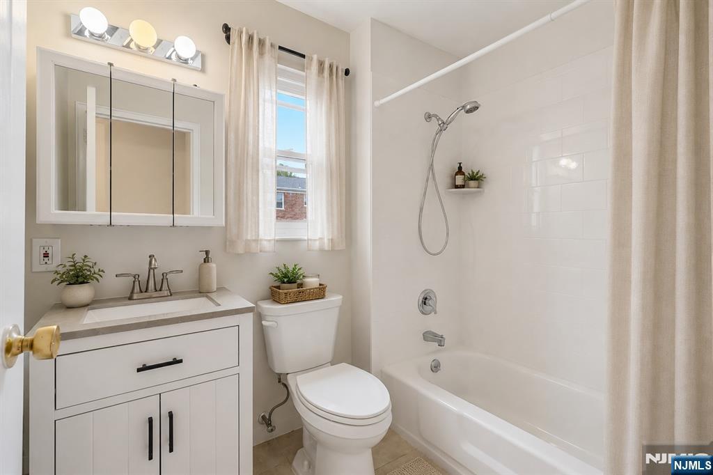 79 Roseland Avenue 73 Property Photo 6