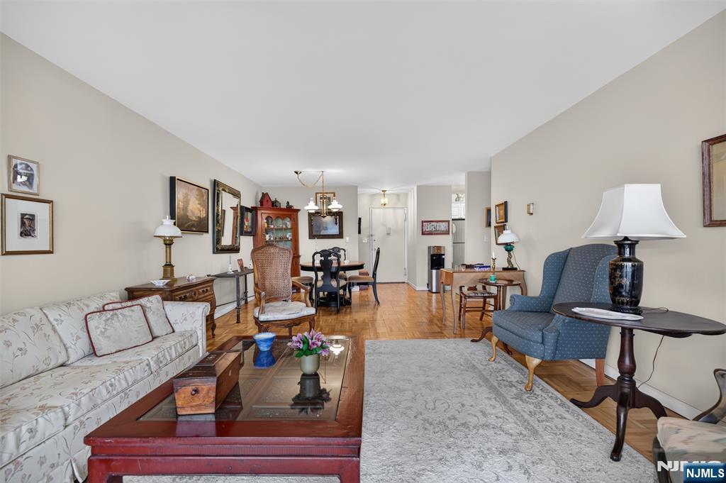 2100 Linwood Avenue 19b Property Photo 7