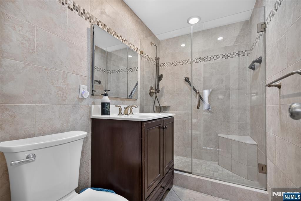 2100 Linwood Avenue 19b Property Photo 14