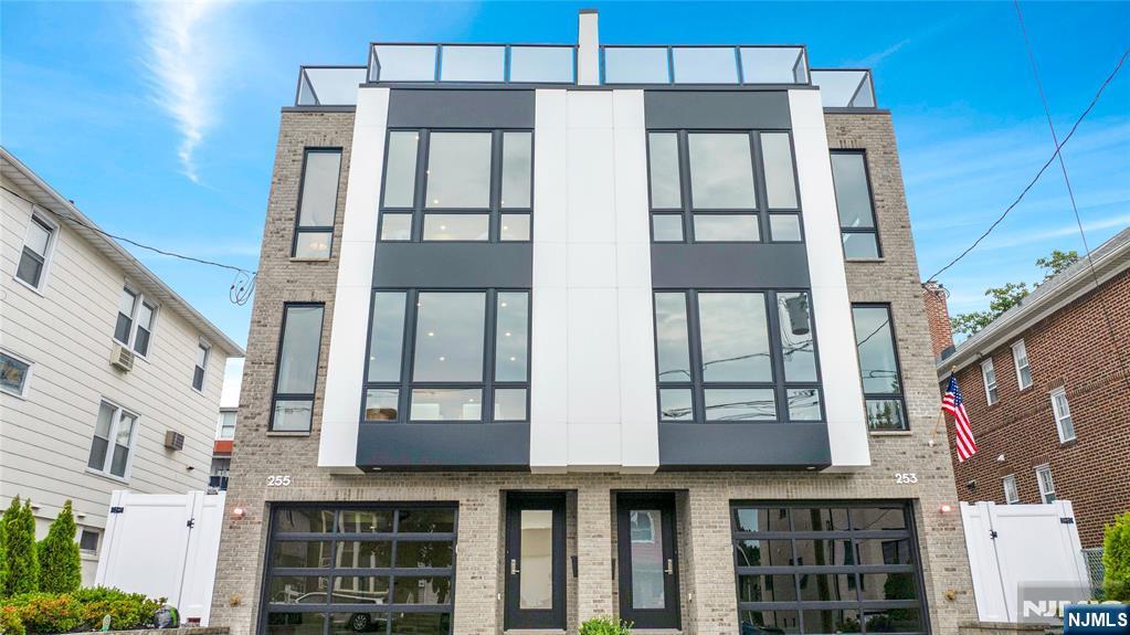 255 Morningside Avenue Property Photo 1
