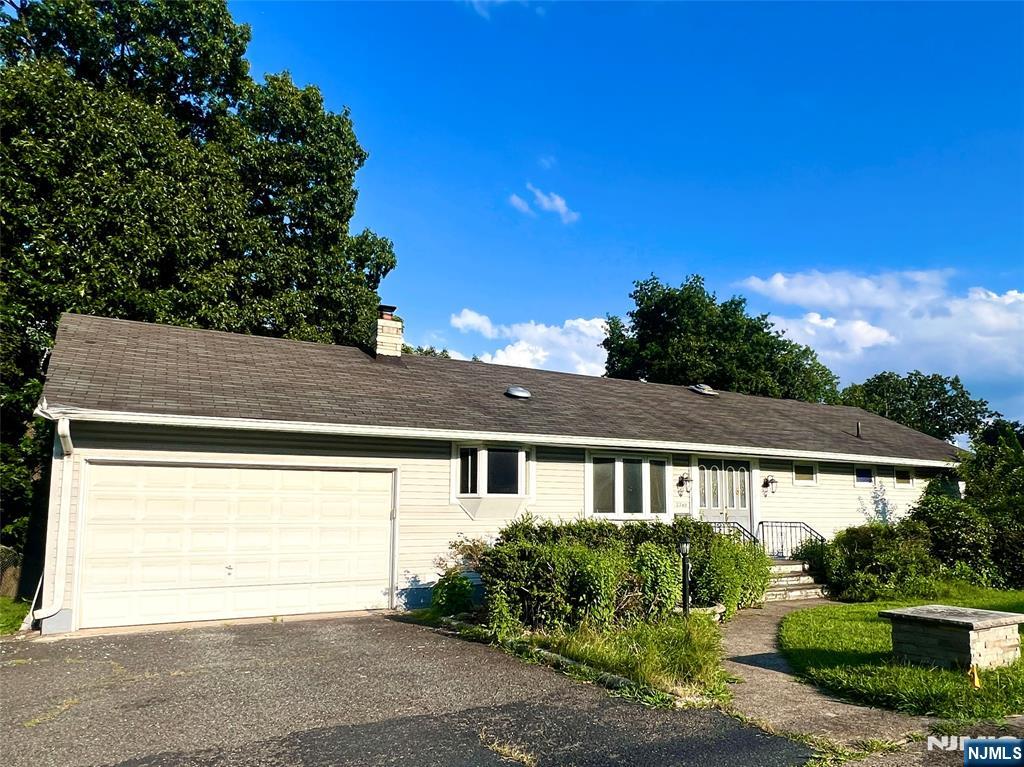 2240 Jones Road Property Photo 1