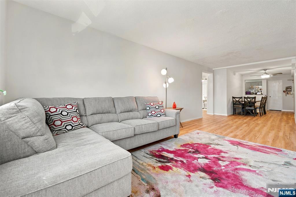 208 Anderson Street N6b Property Photo 9