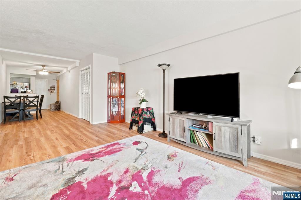 208 Anderson Street N6b Property Photo 10