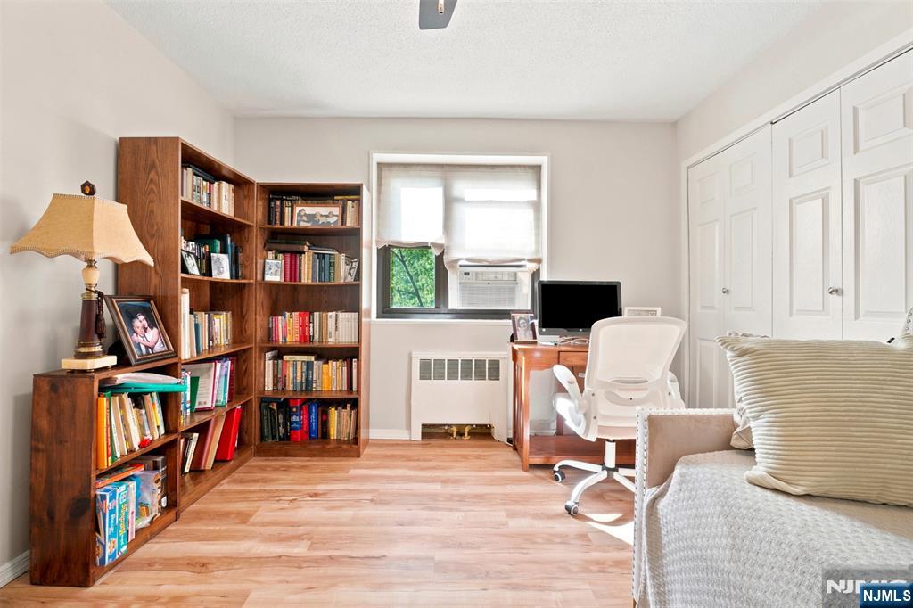 208 Anderson Street N6b Property Photo 14