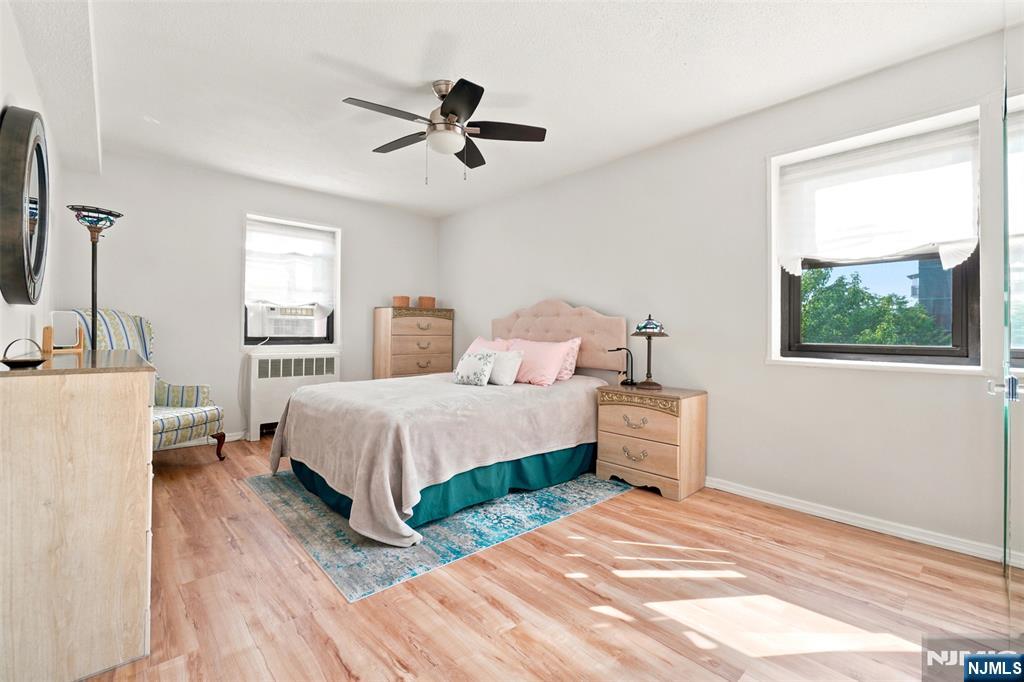 208 Anderson Street N6b Property Photo 15