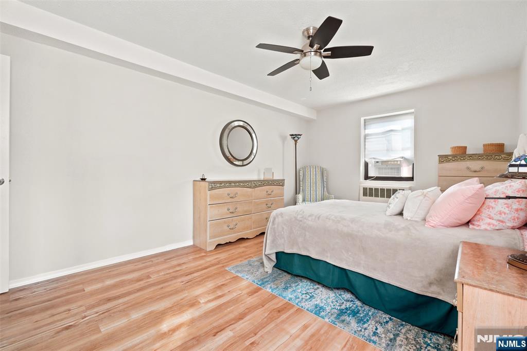 208 Anderson Street N6b Property Photo 16