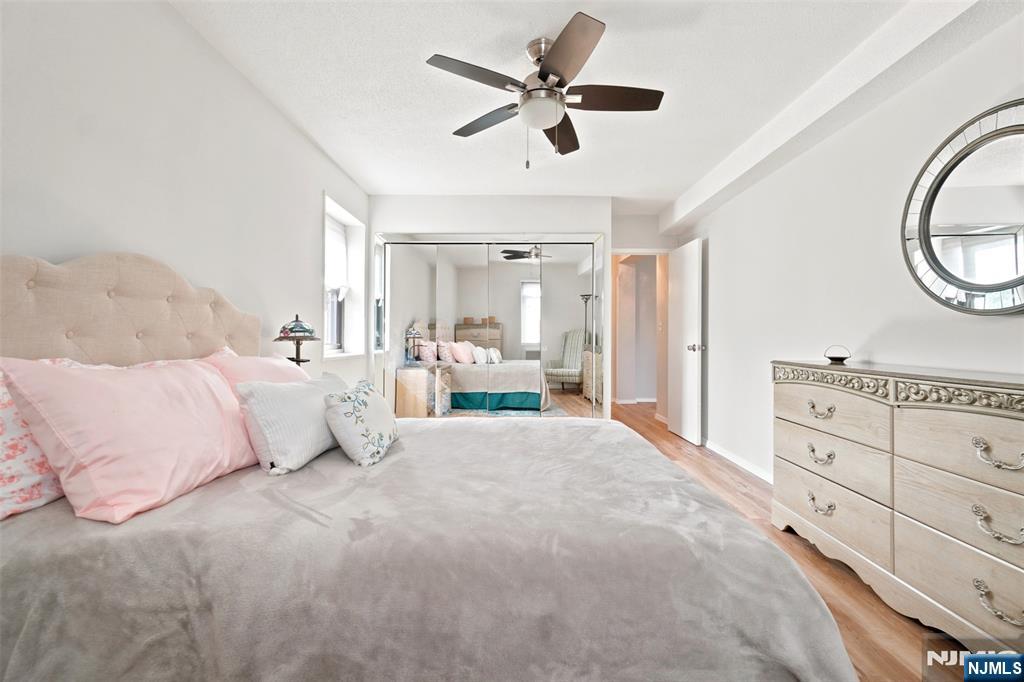 208 Anderson Street N6b Property Photo 17