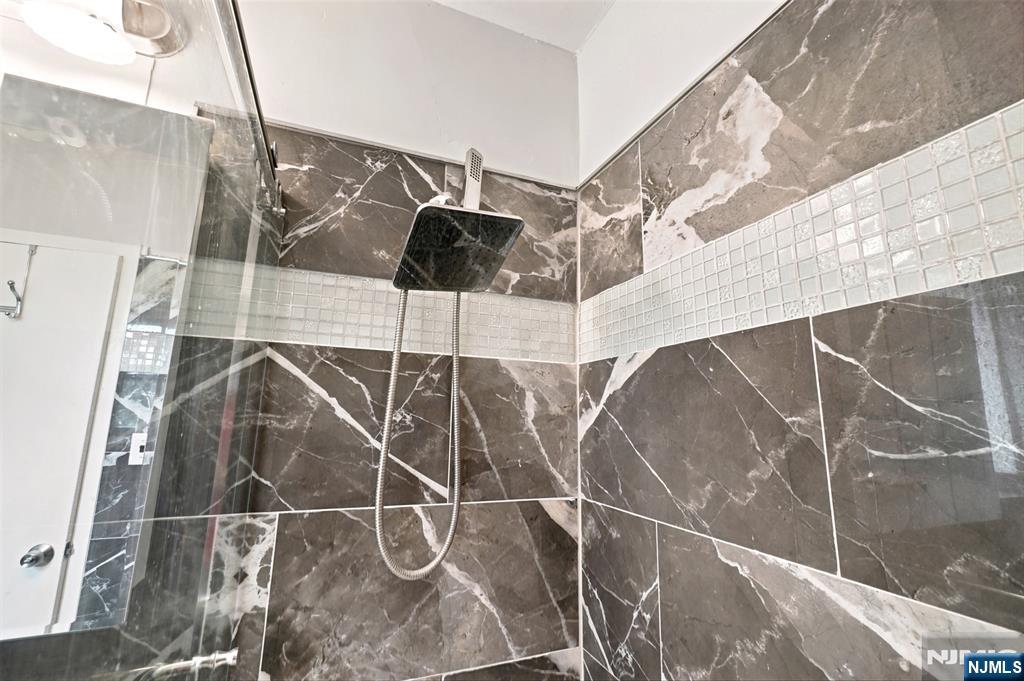208 Anderson Street N6b Property Photo 21