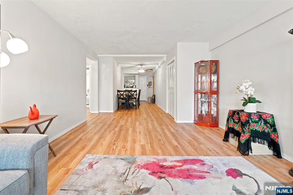 208 Anderson Street N6b Property Photo 23