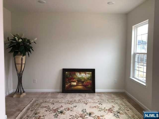 32 Litchfield Lane 403 Property Photo 6