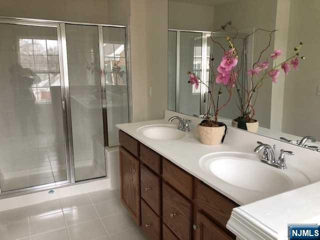 32 Litchfield Lane 403 Property Photo 7