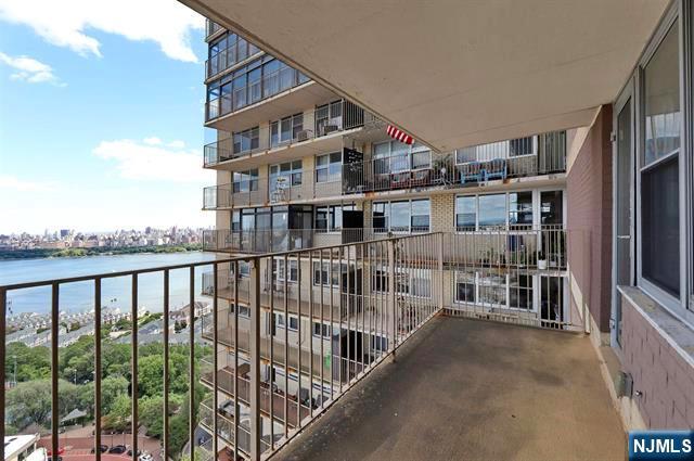 6040 Boulevard East 29n Property Photo 1