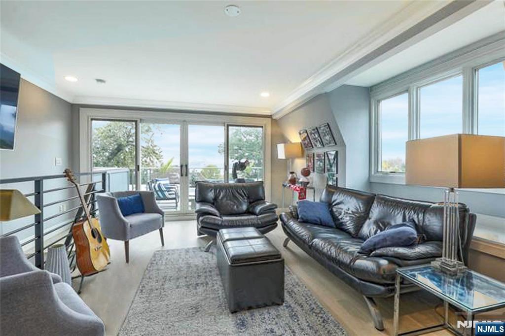 36 Myrtle Avenue A Property Photo 20