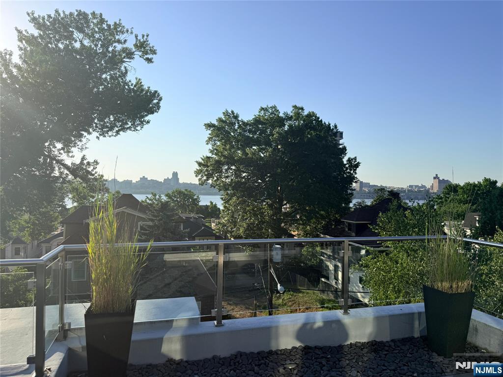 36 Myrtle Avenue A Property Photo 22