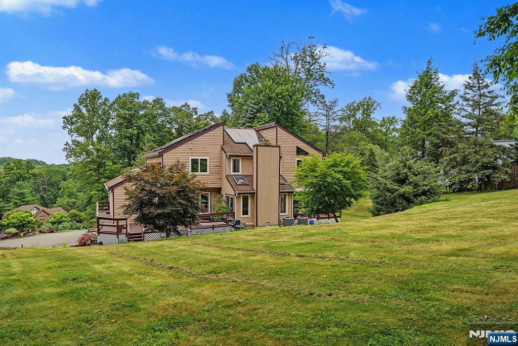 4 Skytop Drive Property Photo 2
