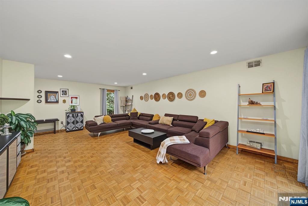 4 Skytop Drive Property Photo 7