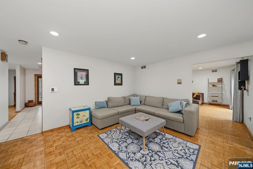 4 Skytop Drive Property Photo 10