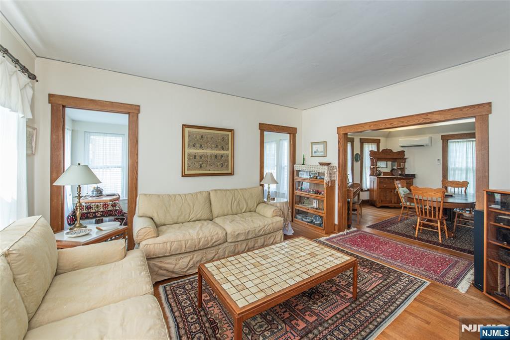 253 Merrison Street Property Photo 3