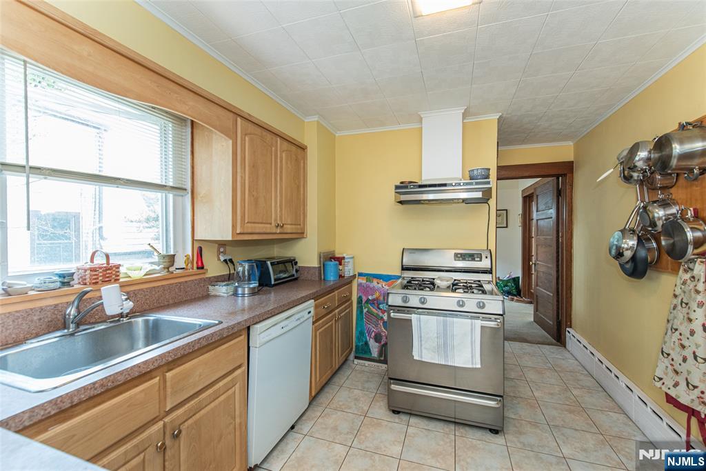 253 Merrison Street Property Photo 6