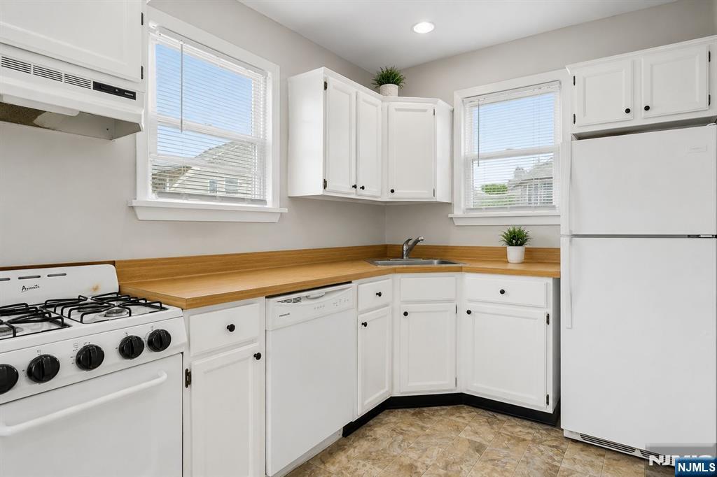 70 Elm Street Property Photo 22