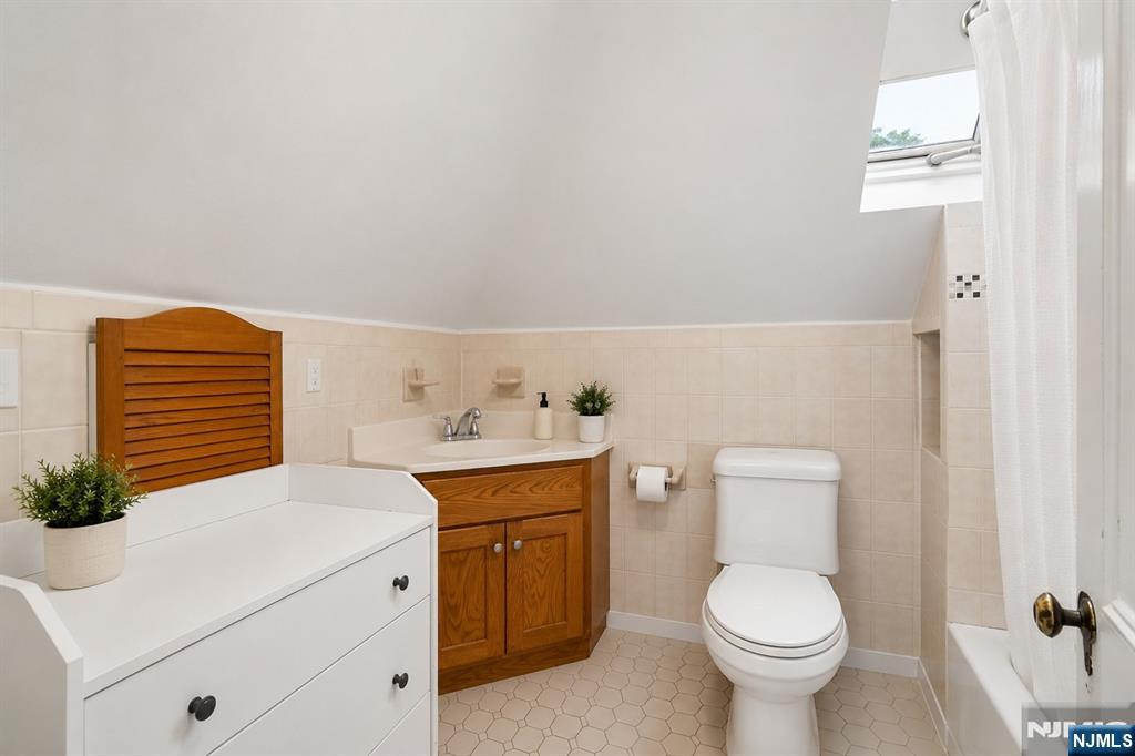 70 Elm Street Property Photo 31