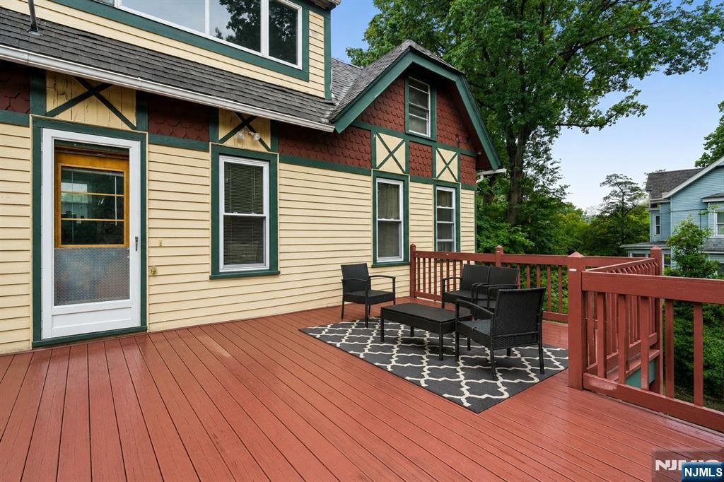 70 Elm Street Property Photo 36