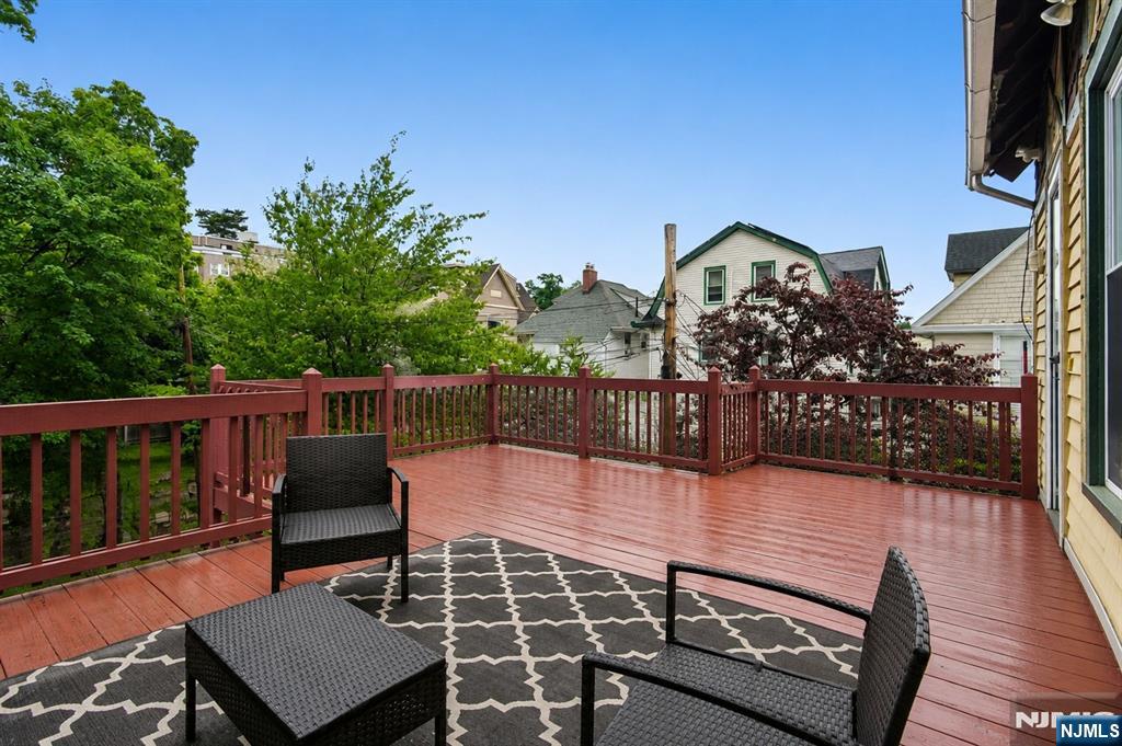 70 Elm Street Property Photo 37