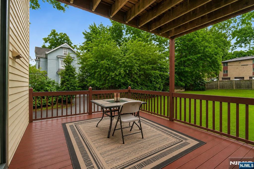 70 Elm Street Property Photo 40