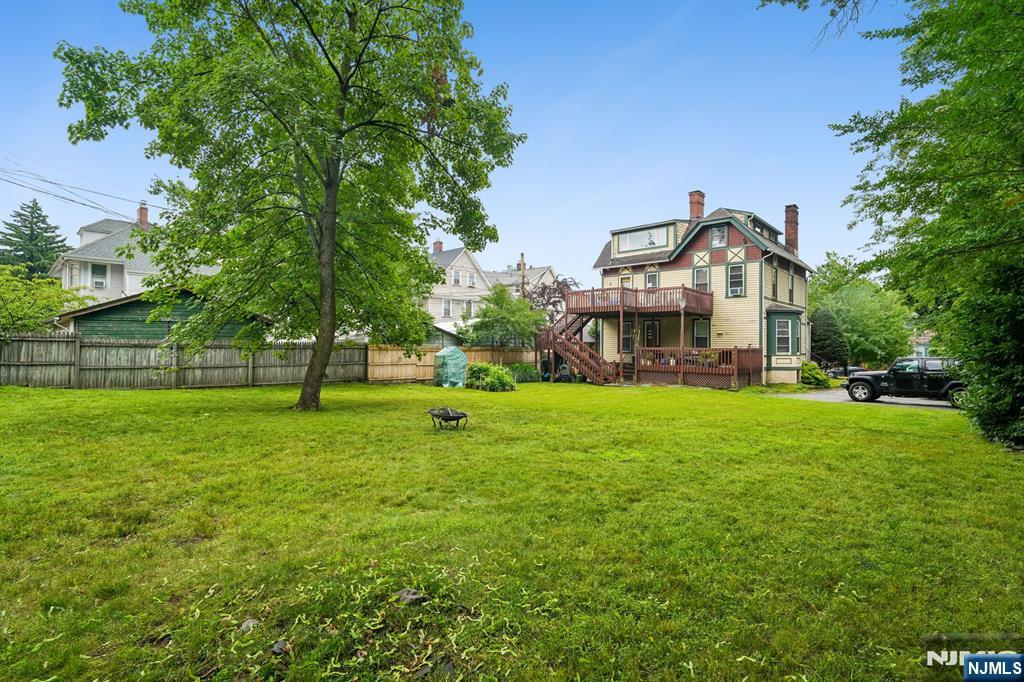 70 Elm Street Property Photo 43