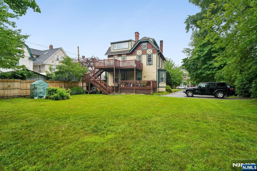 70 Elm Street Property Photo 44